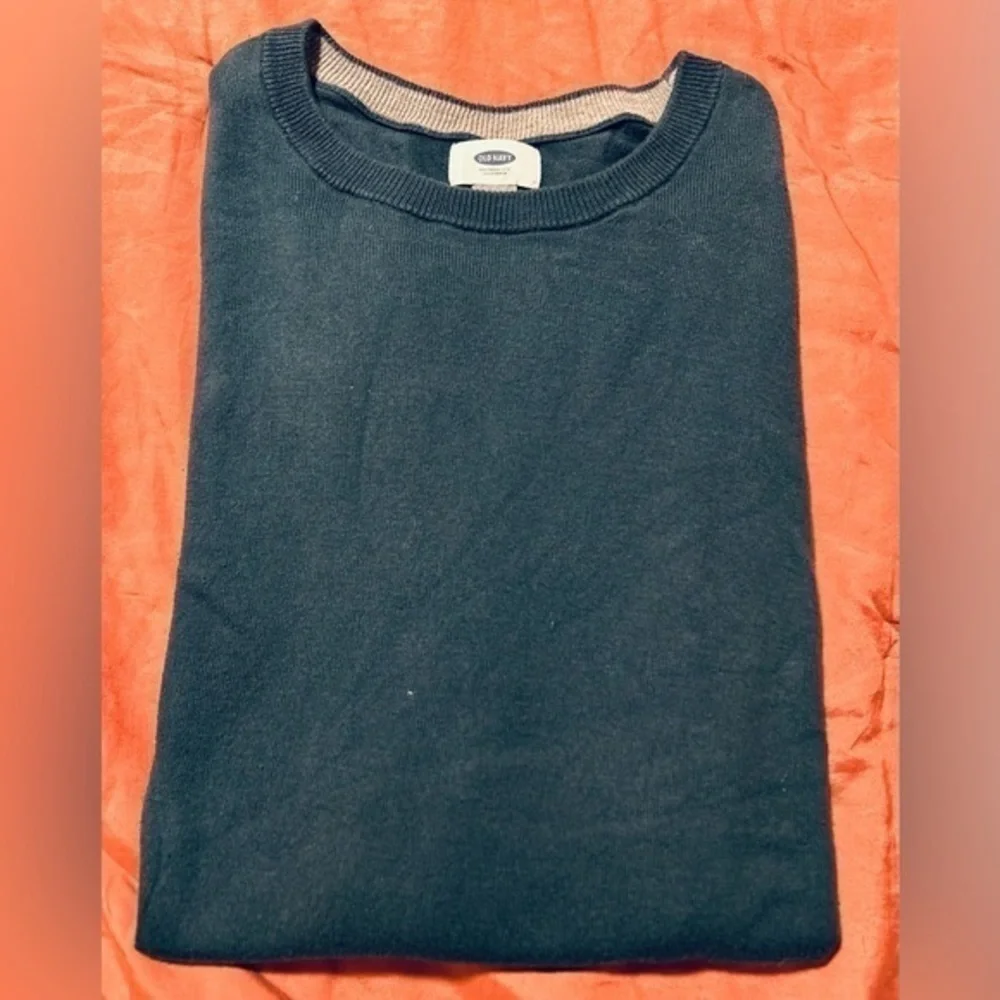 Men’s old navy knitted crew neck, size L